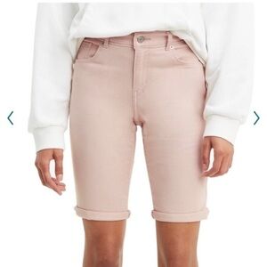 Levi’s light pink Bermuda shorts Size 28 denim stretchy‎